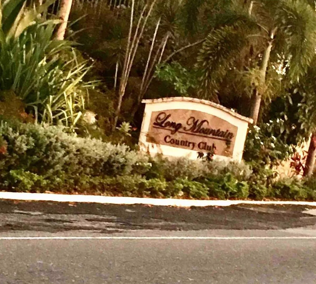 Kingston Serenity Suite - 2Br Gated Escape With Pool Holiday home
