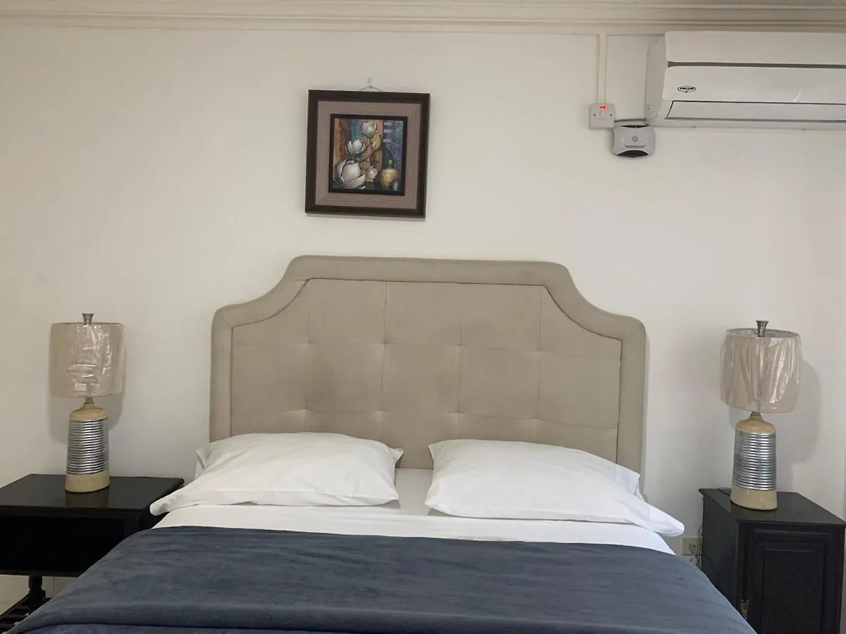 Feriehus Kingston Serenity Suite - 2Br Gated Escape With Pool Jamaica